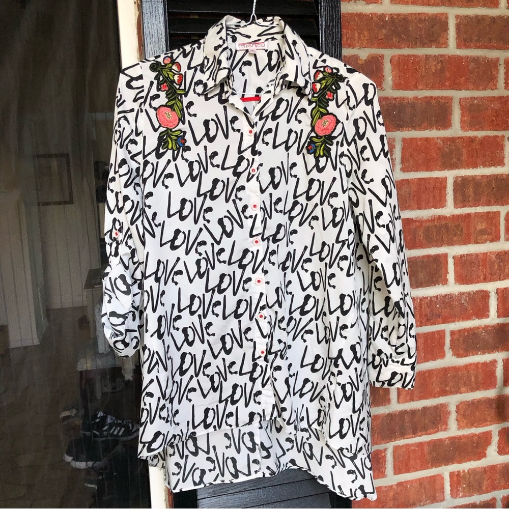 Mishca “Love” Graphic Floral Embroidered High Low Tunic Top M